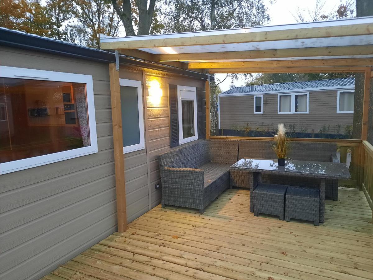Chalet Trigano 1-6 Pers- 3 Slaapk- 2 Badk- Berging- Inchecken Al Vanaf 13 Uur Lauwersoog Buitenkant foto