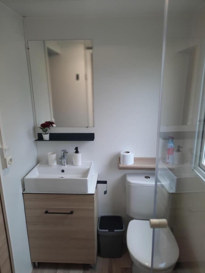 Chalet Trigano 1-6 Pers- 3 Slaapk- 2 Badk- Berging- Inchecken Al Vanaf 13 Uur Lauwersoog Buitenkant foto