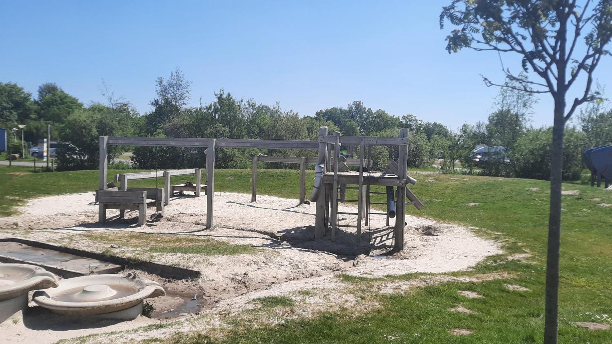 Chalet Trigano 1-6 Pers- 3 Slaapk- 2 Badk- Berging- Inchecken Al Vanaf 13 Uur Lauwersoog Buitenkant foto