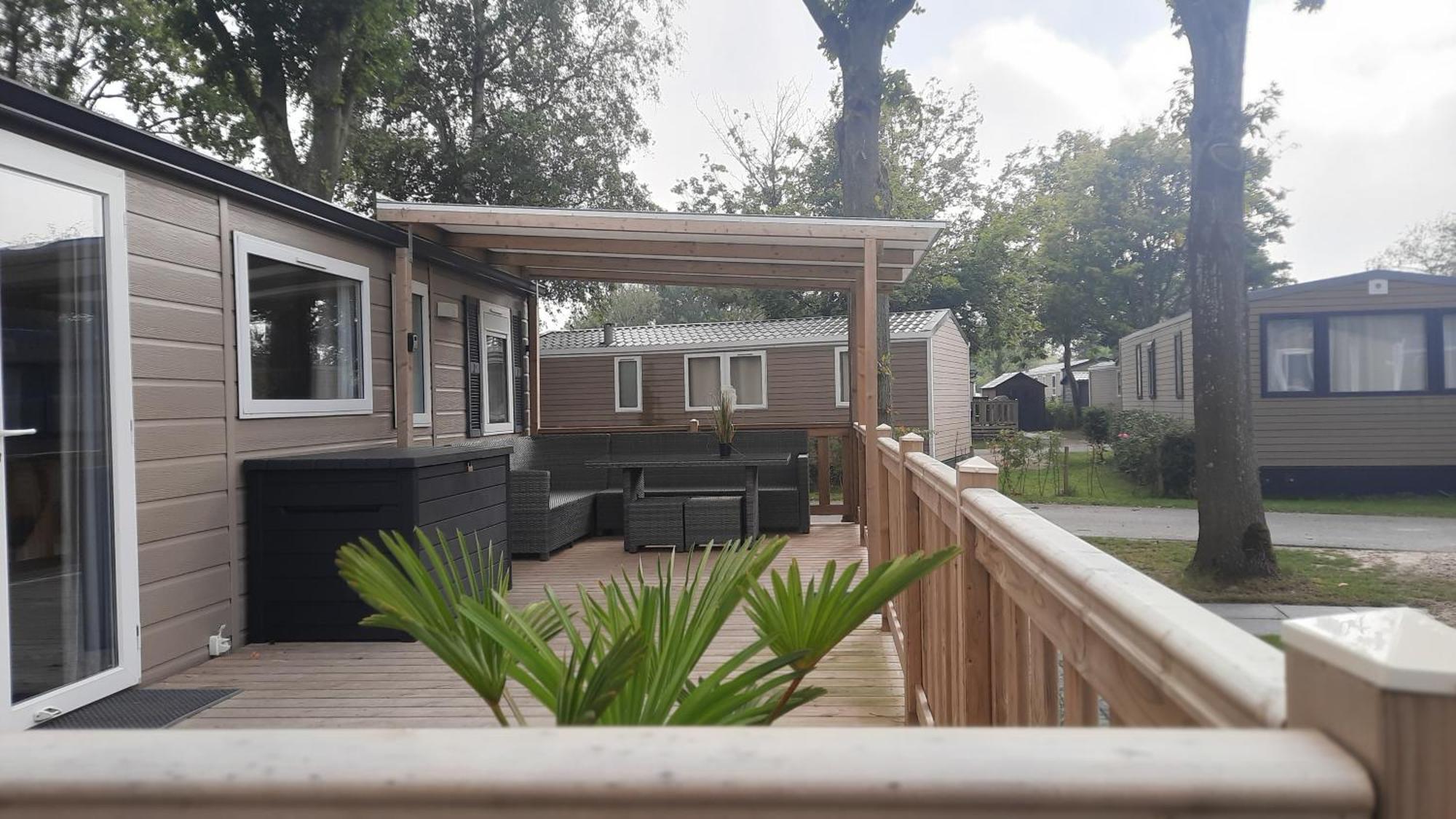 Chalet Trigano 1-6 Pers- 3 Slaapk- 2 Badk- Berging- Inchecken Al Vanaf 13 Uur Lauwersoog Buitenkant foto