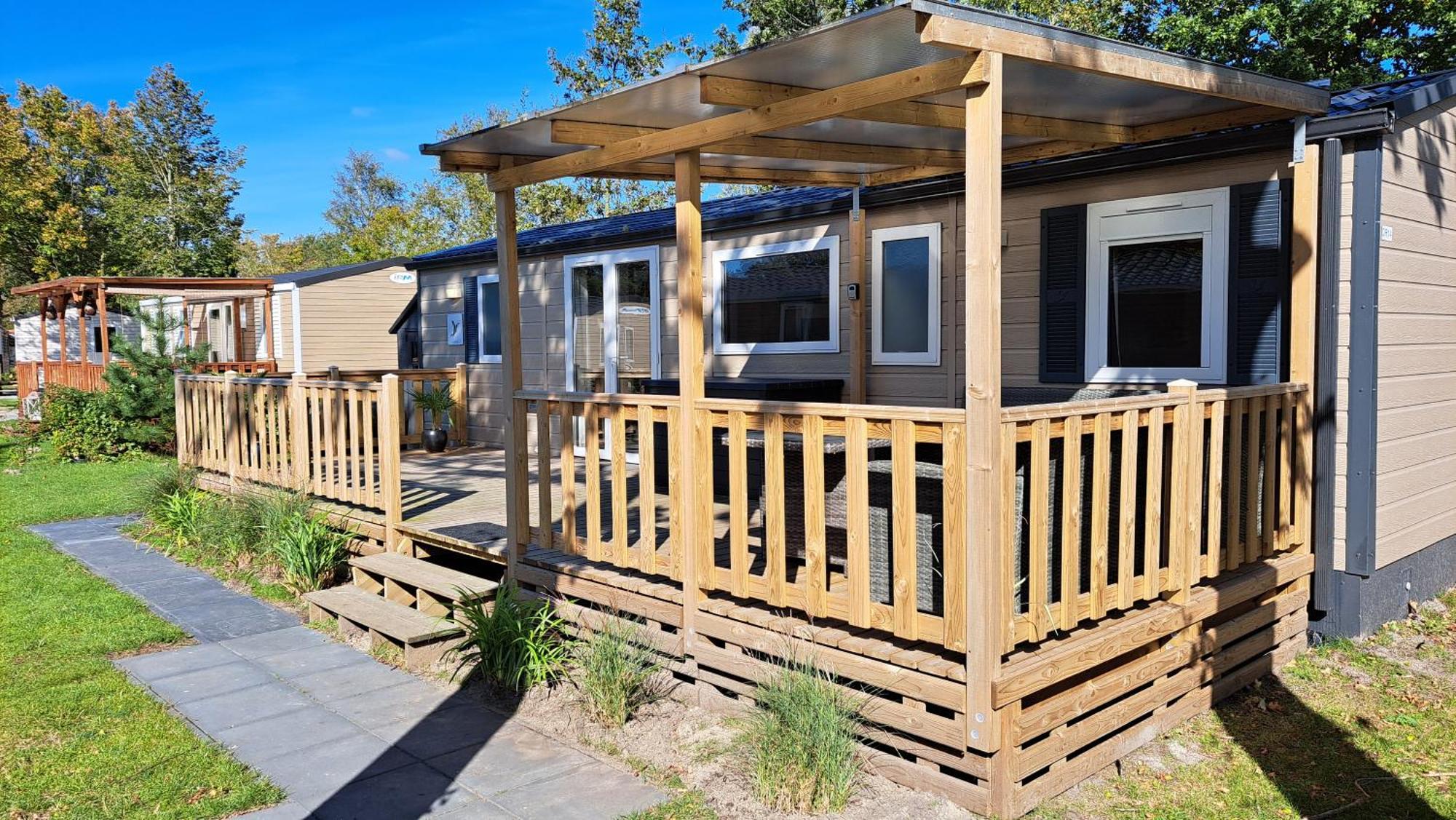 Chalet Trigano 1-6 Pers- 3 Slaapk- 2 Badk- Berging- Inchecken Al Vanaf 13 Uur Lauwersoog Buitenkant foto