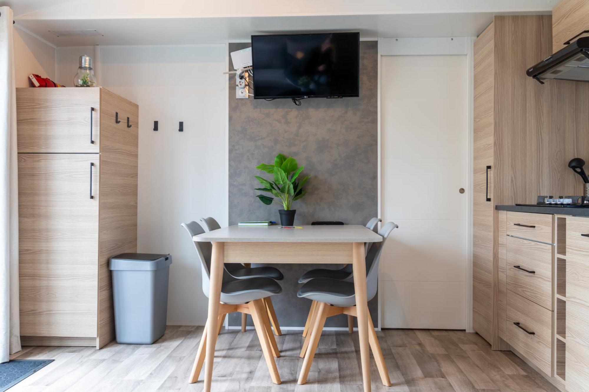 Chalet Trigano 1-6 Pers- 3 Slaapk- 2 Badk- Berging- Inchecken Al Vanaf 13 Uur Lauwersoog Buitenkant foto