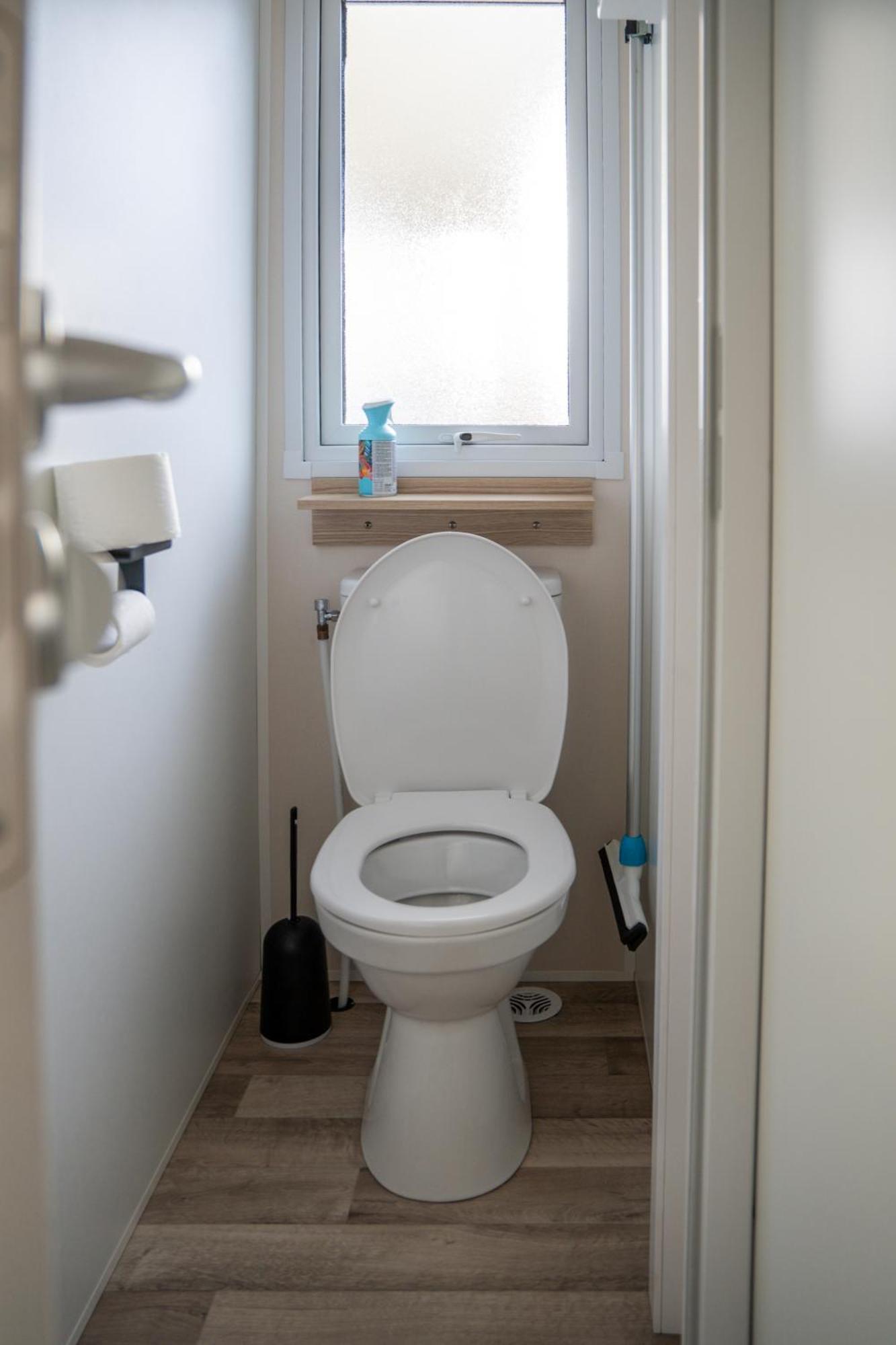 Chalet Trigano 1-6 Pers- 3 Slaapk- 2 Badk- Berging- Inchecken Al Vanaf 13 Uur Lauwersoog Buitenkant foto