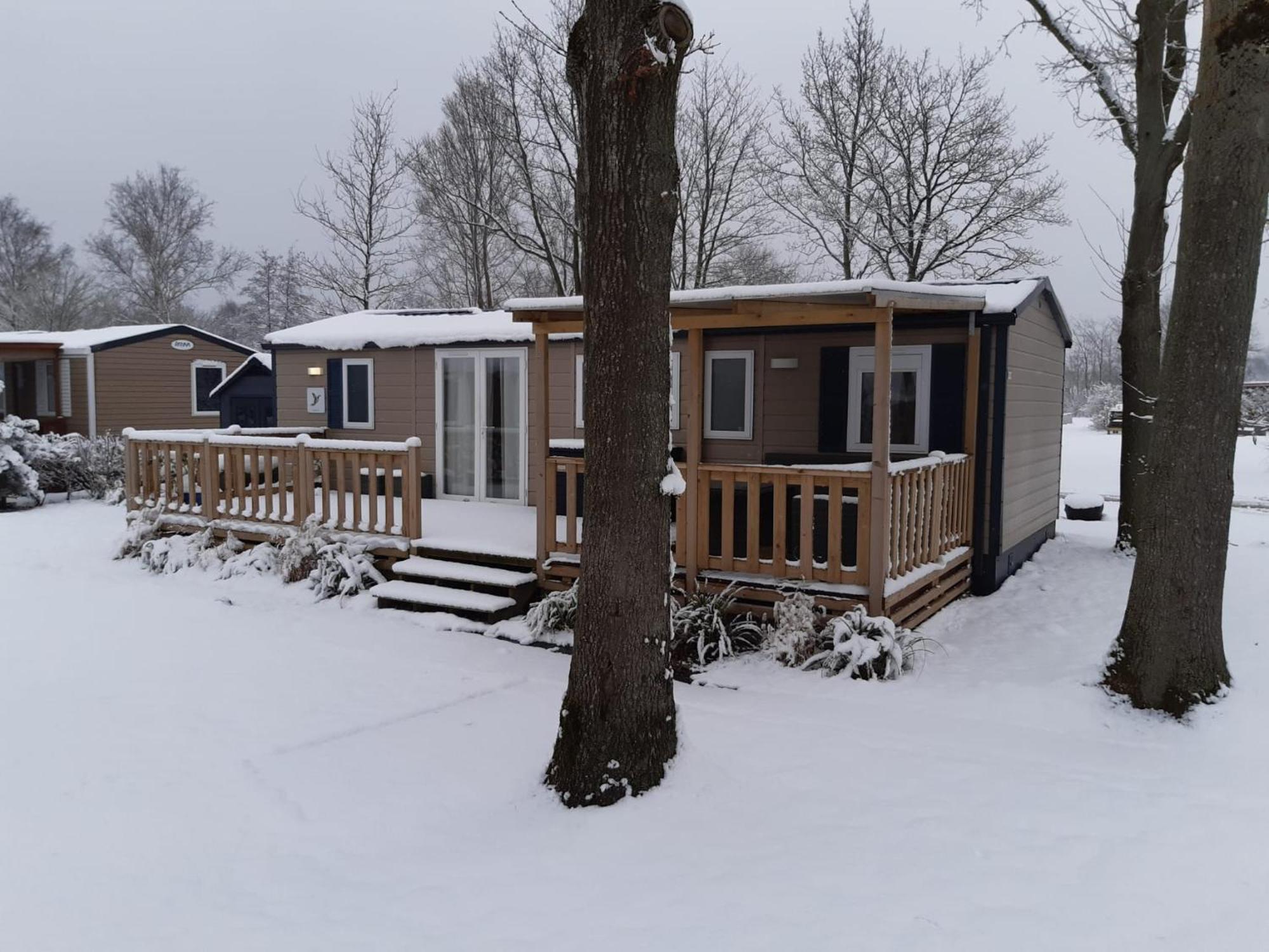 Chalet Trigano 1-6 Pers- 3 Slaapk- 2 Badk- Berging- Inchecken Al Vanaf 13 Uur Lauwersoog Buitenkant foto